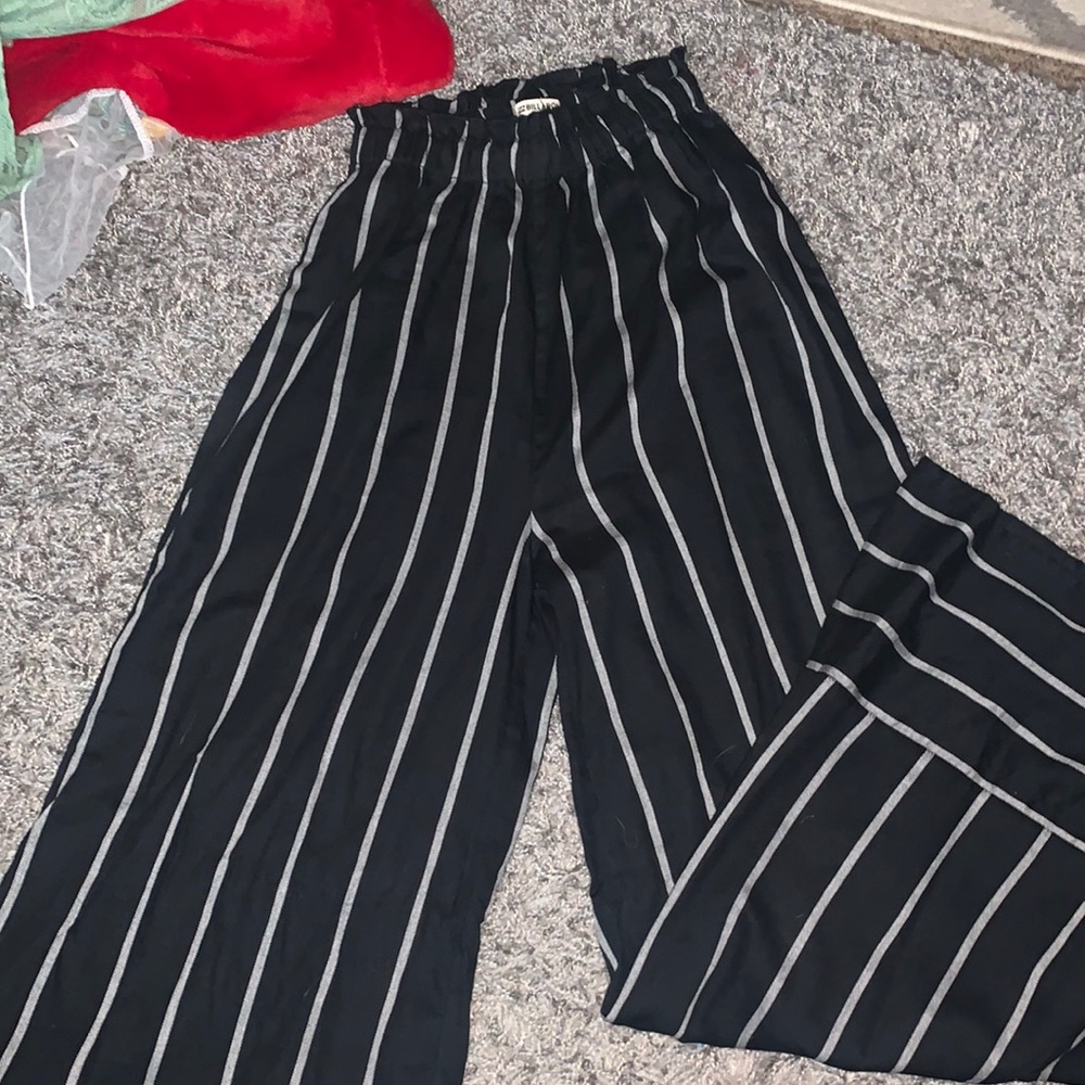 Size small! Dress wide leg pants!